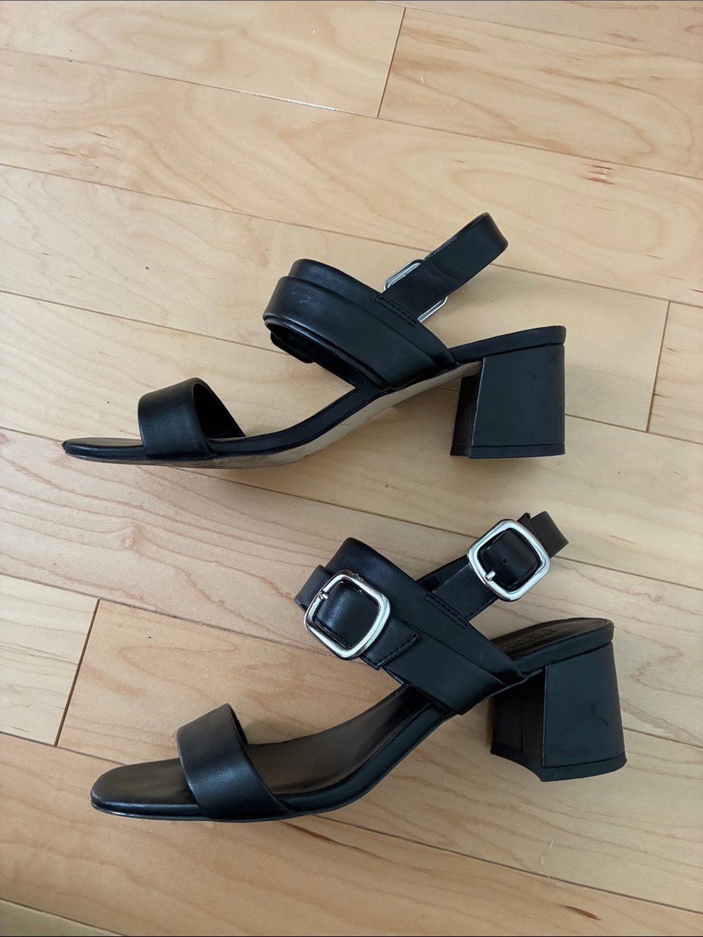 Women's Black Buckle Strap Sandals